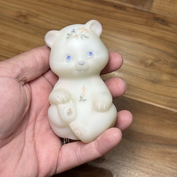 FENTON hand painted ART GLASS OPAL SATIN SITTING BEAR FIGURINE FLORAL gorgeous! - Picture 1 of 6